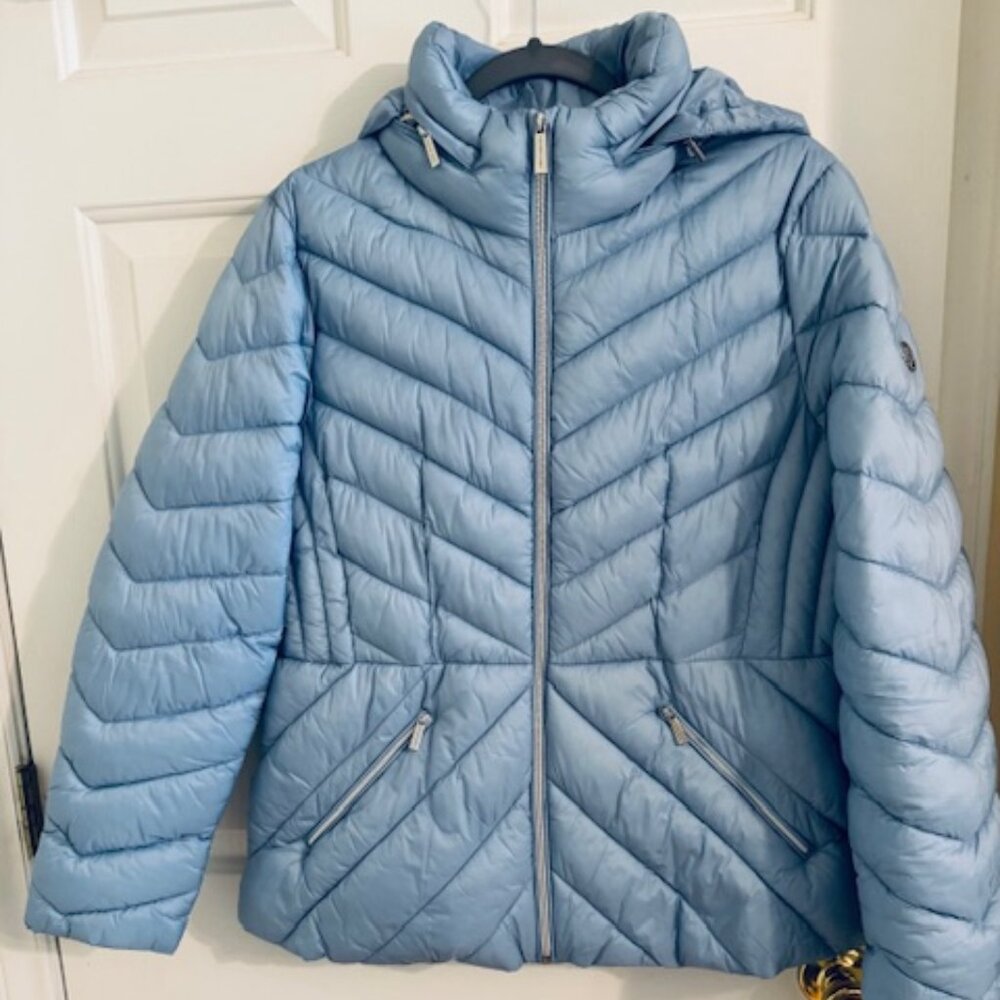 MICHAEL KORS Baby Blue Puffer Jacket Hooded Chevron Quilted Women's L EUC Rare!
